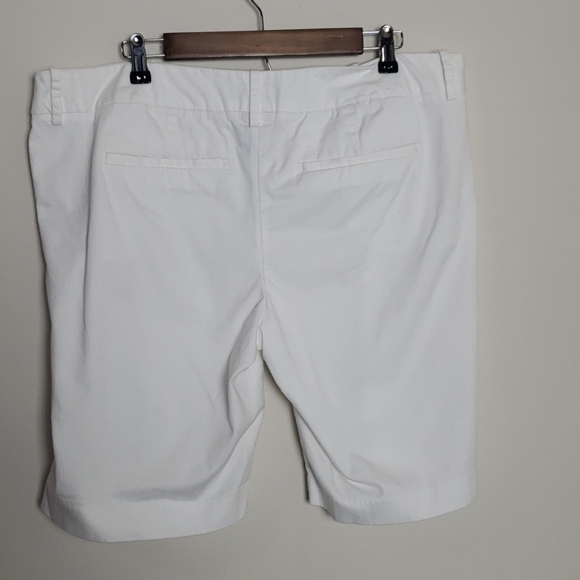 Mossimo white stretch capris - Picture 4 of 5